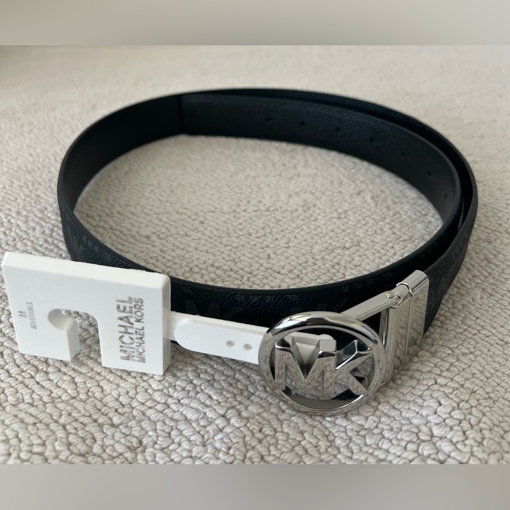 MICHAEL Michael Kors Women’s Reversible Belt | Color: Black and Gray  | Size: M - Picture 2 of 12